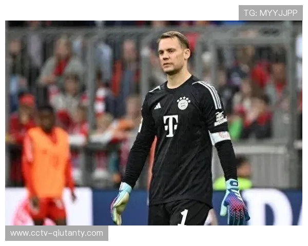 拜仁vs法兰克福现门将失误，诺伊尔扑救后快速发动反击